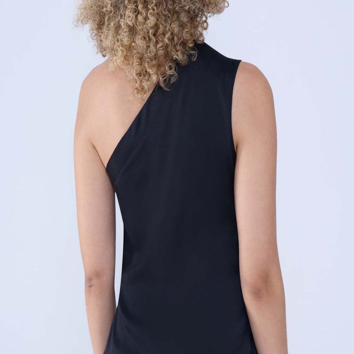 OSTU - Blusa Para Mujer  Marca Ostu En Color Negro #40121086