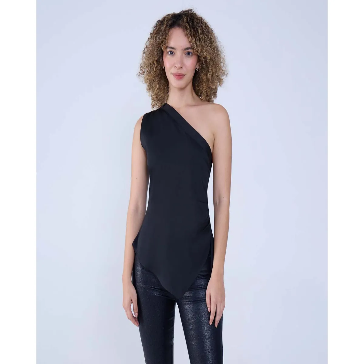 OSTU - Blusa Para Mujer  Marca Ostu En Color Negro #40121086