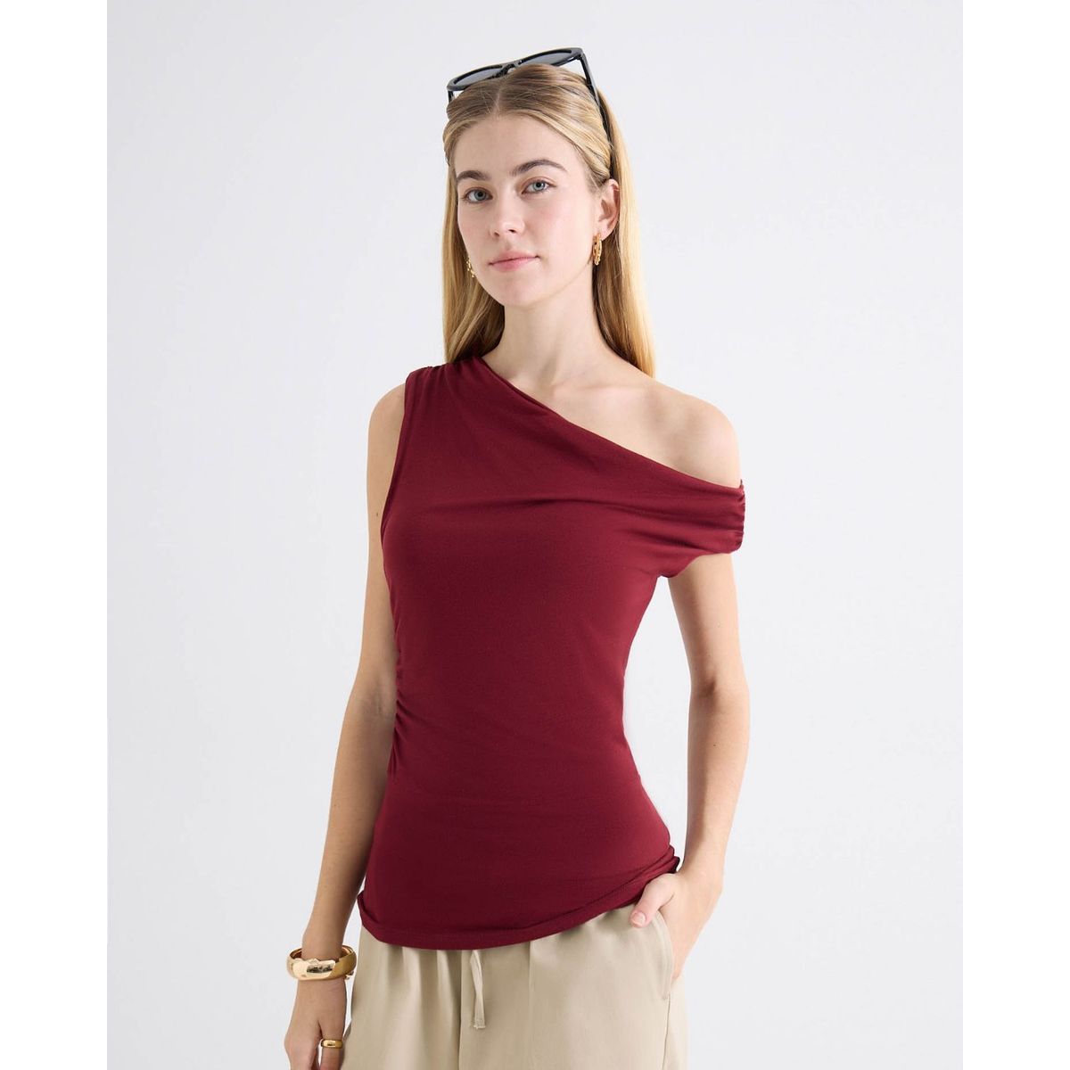 SEVEN SEVEN - Camiseta Asimétrica Silueta Contorneada  Para Mujer Rojo Seven Seven