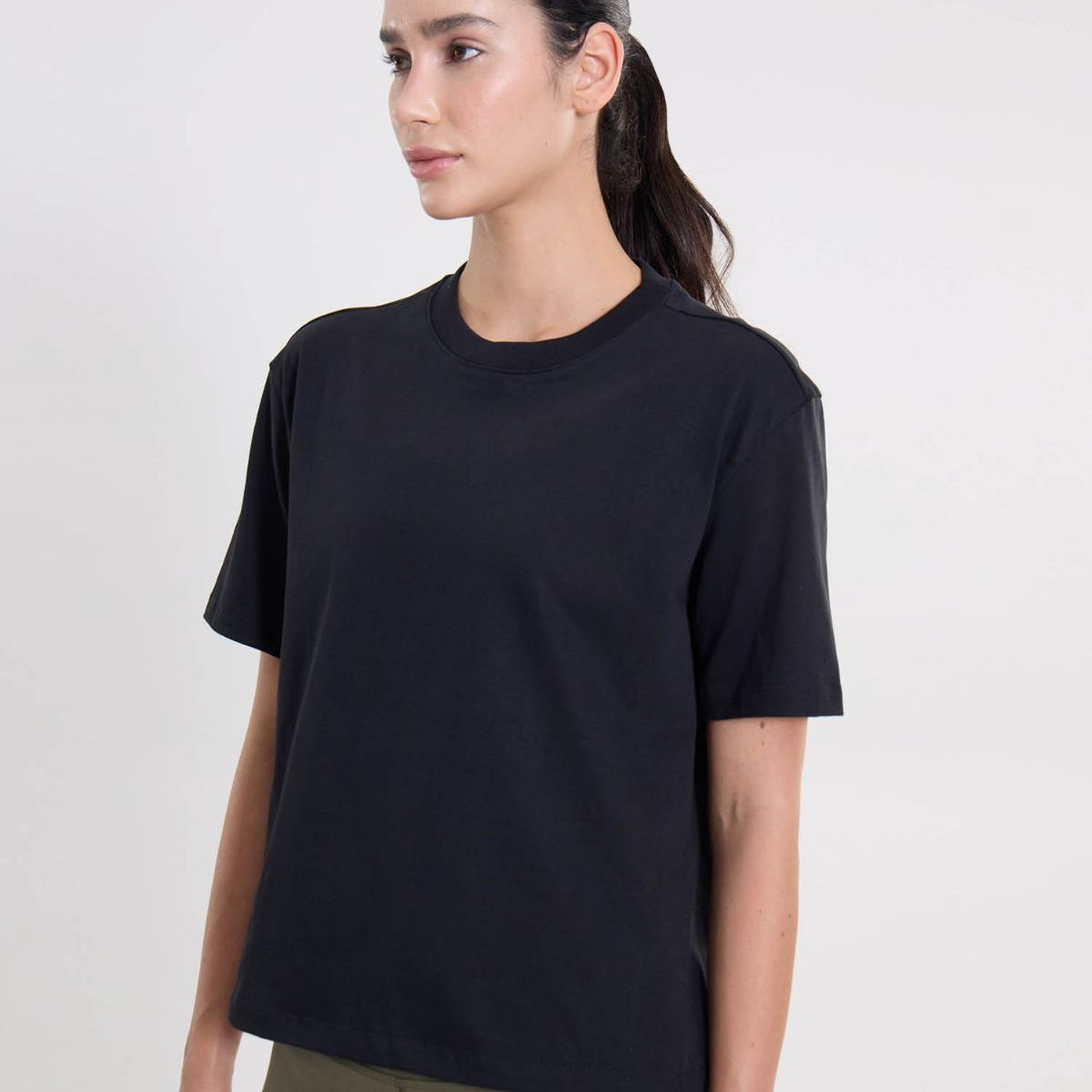 ATMOS - Camiseta Básica Manga Corta Amplia  Para Mujer Negro Atmos