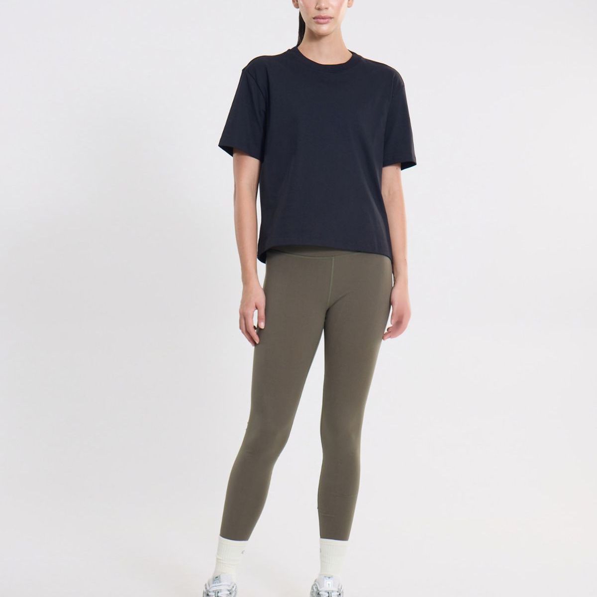 ATMOS - Camiseta Básica Manga Corta Amplia  Para Mujer Negro Atmos