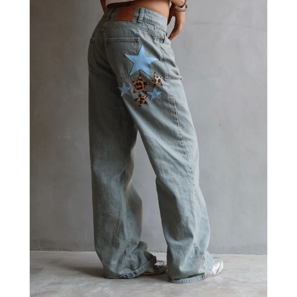 LUXUR JEANS - JEAN ICON ESTRELLAS LEOPARDO RELAXED FIT GRIS WASHED
