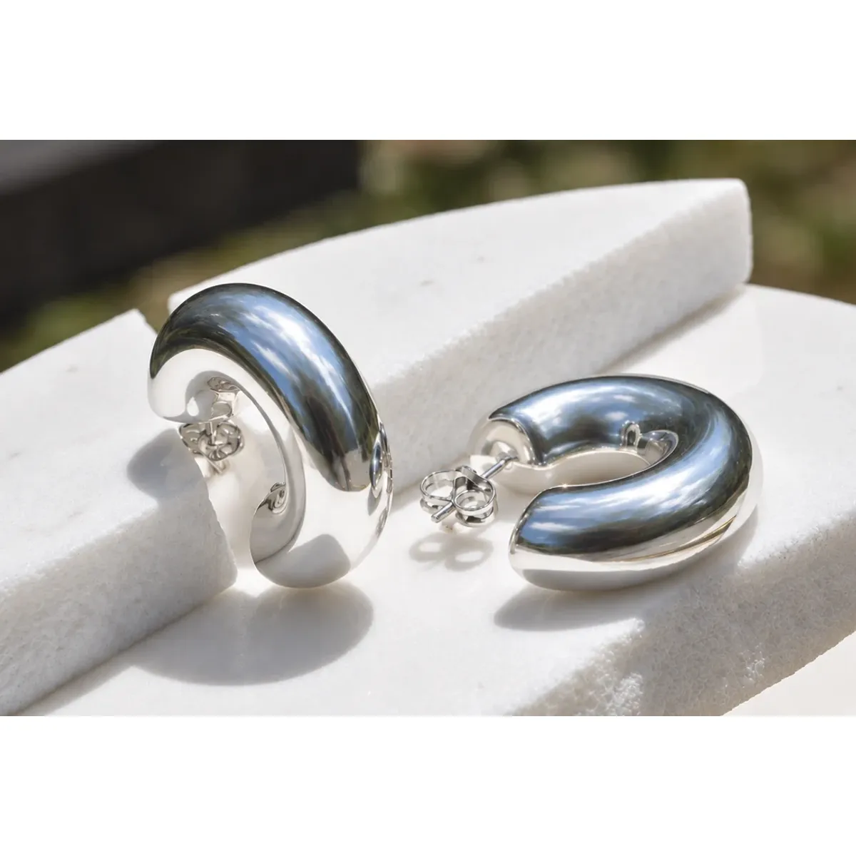 AMORINO JEWELRY - Candonga Lisa en Bronce con Baño en Plata Ley 925