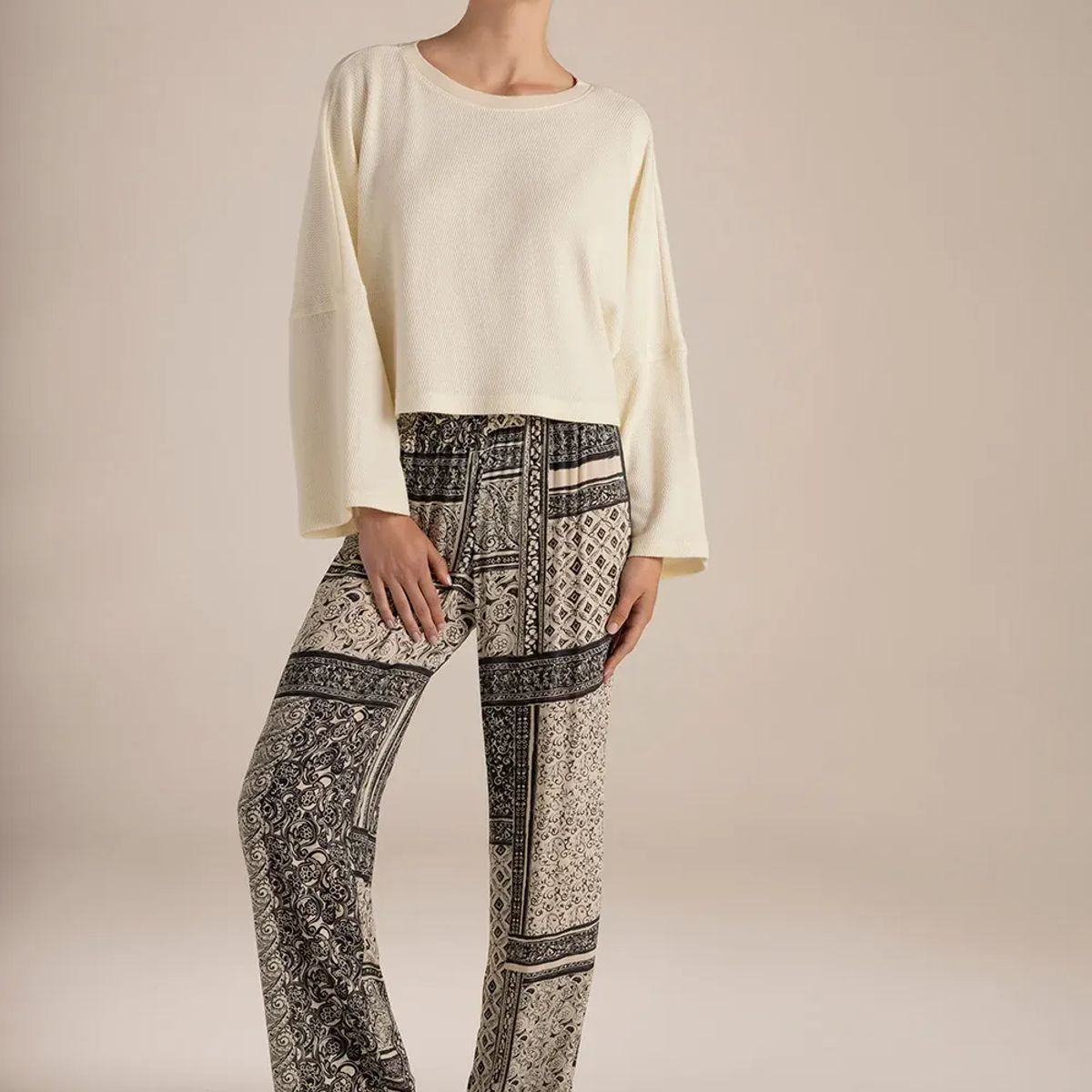 TOUCHE LINGERIE - Pijama pantalón con buzo texturizado de algodón fondo entero Ref. 2535071