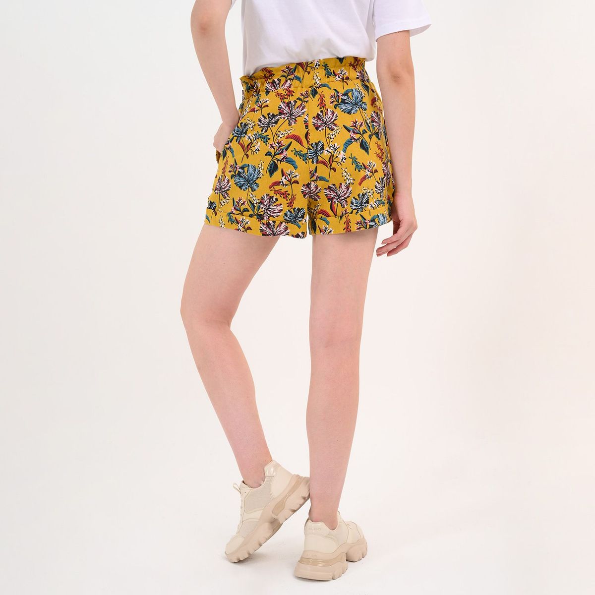 BASEMENT - Short para Mujer Basement