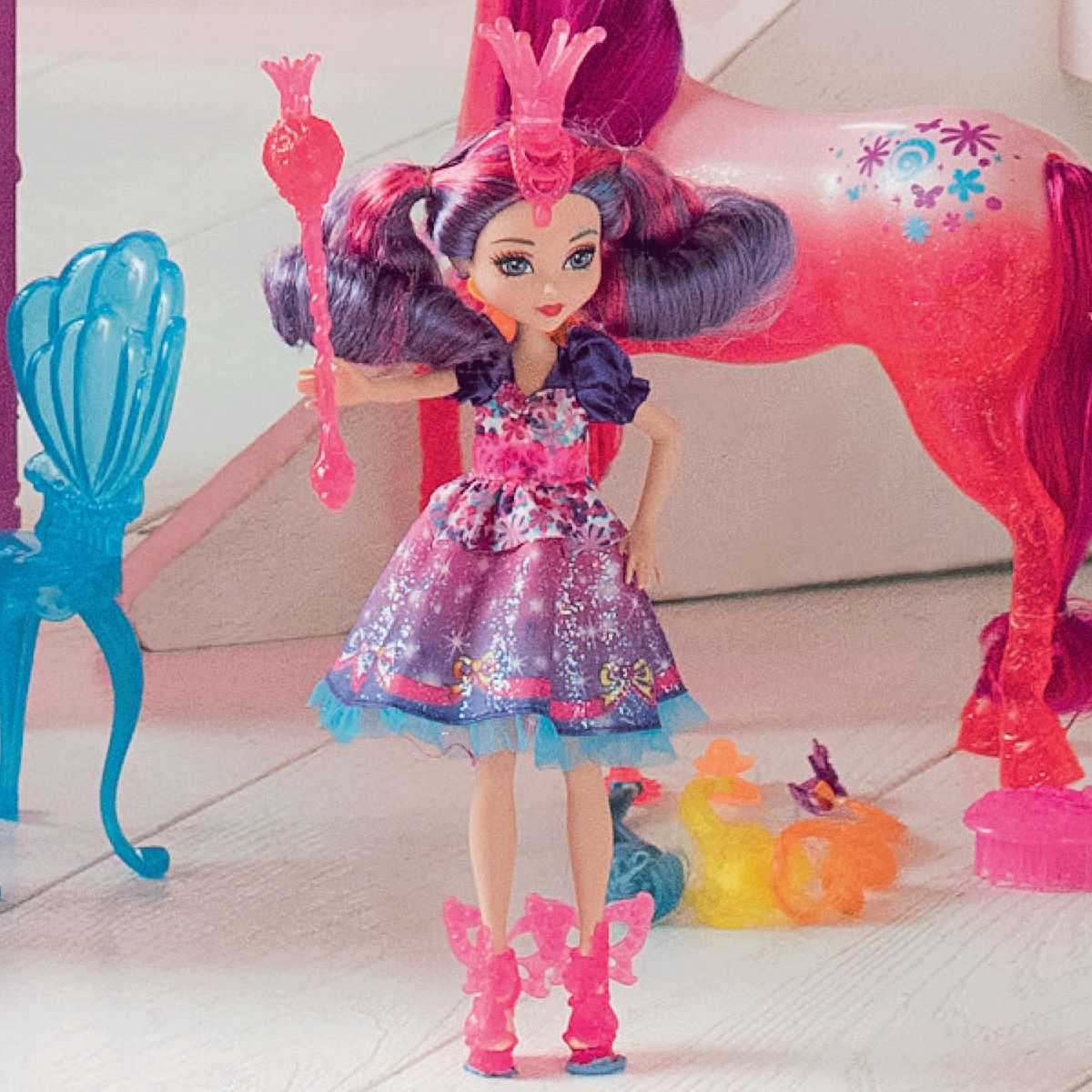 BARBIE - Malucia Barbie y la Puerta Secreta