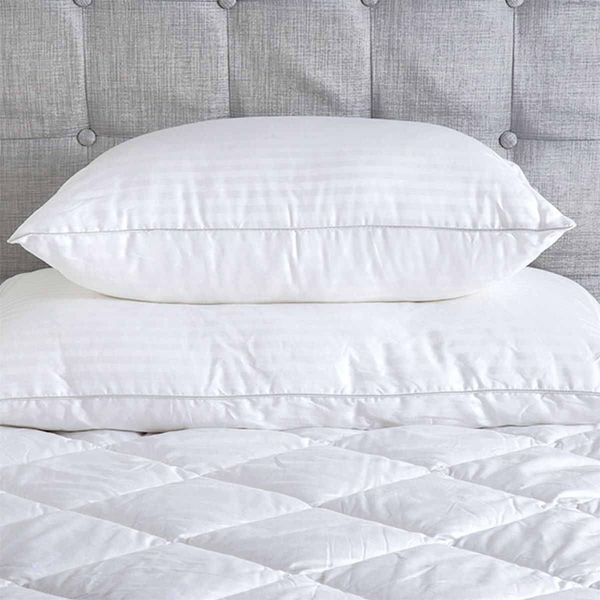 BASEMENT HOME - Almohada de Microfibra, Firmeza Media 50 X 90 cm Basement Home  