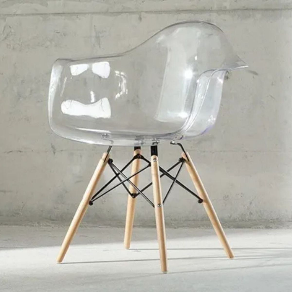 EKONOMODO - Silla Eames Con Brazos Acrílico Transparente