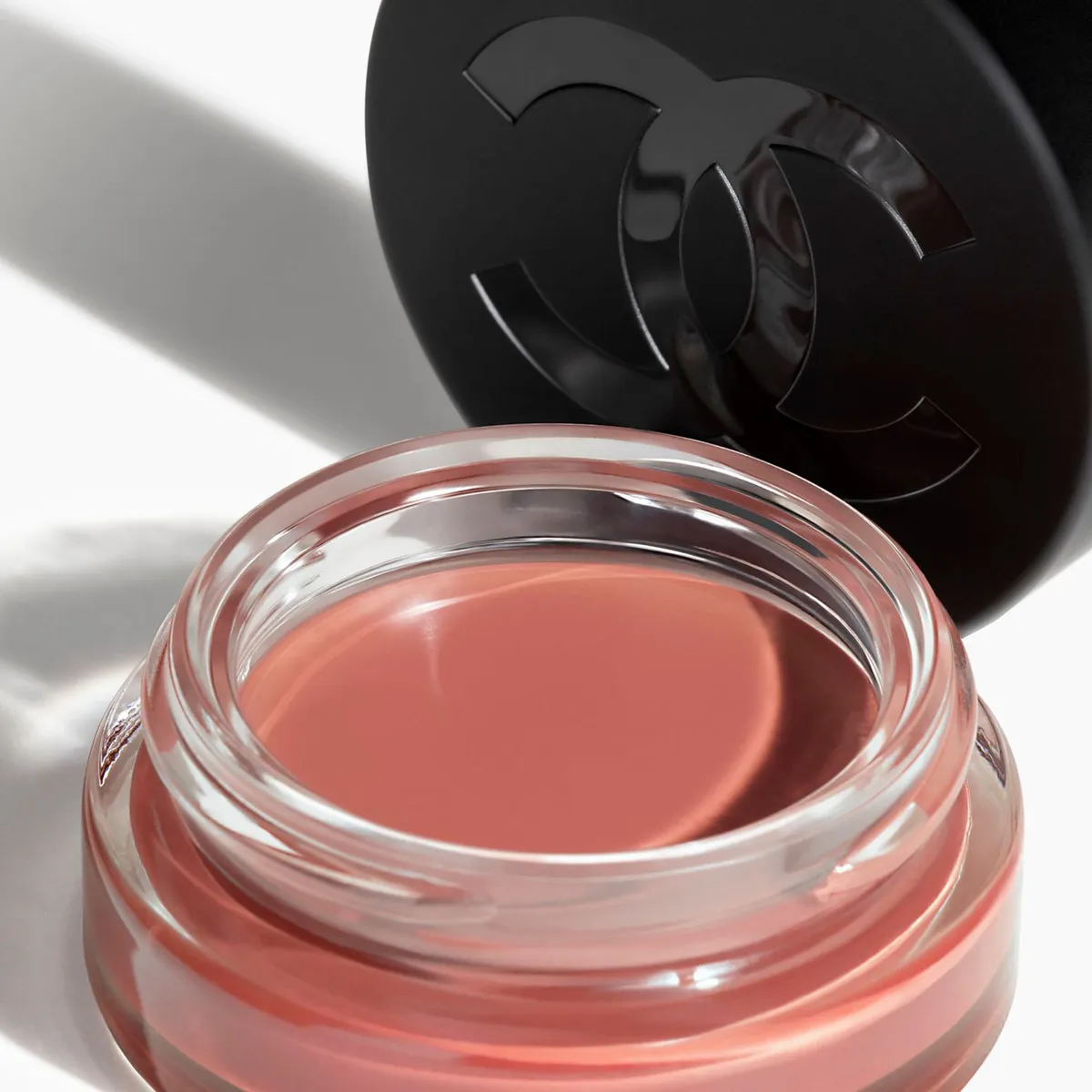 CHANEL - N° 1 DE CHANEL Red Camellia Revitalizing Lip And Cheek Balm