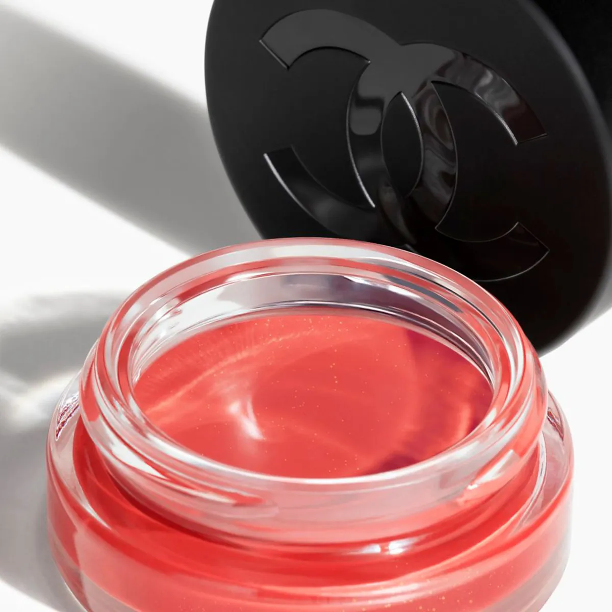 CHANEL - N° 1 DE CHANEL Red Camellia Revitalizing Lip And Cheek Balm