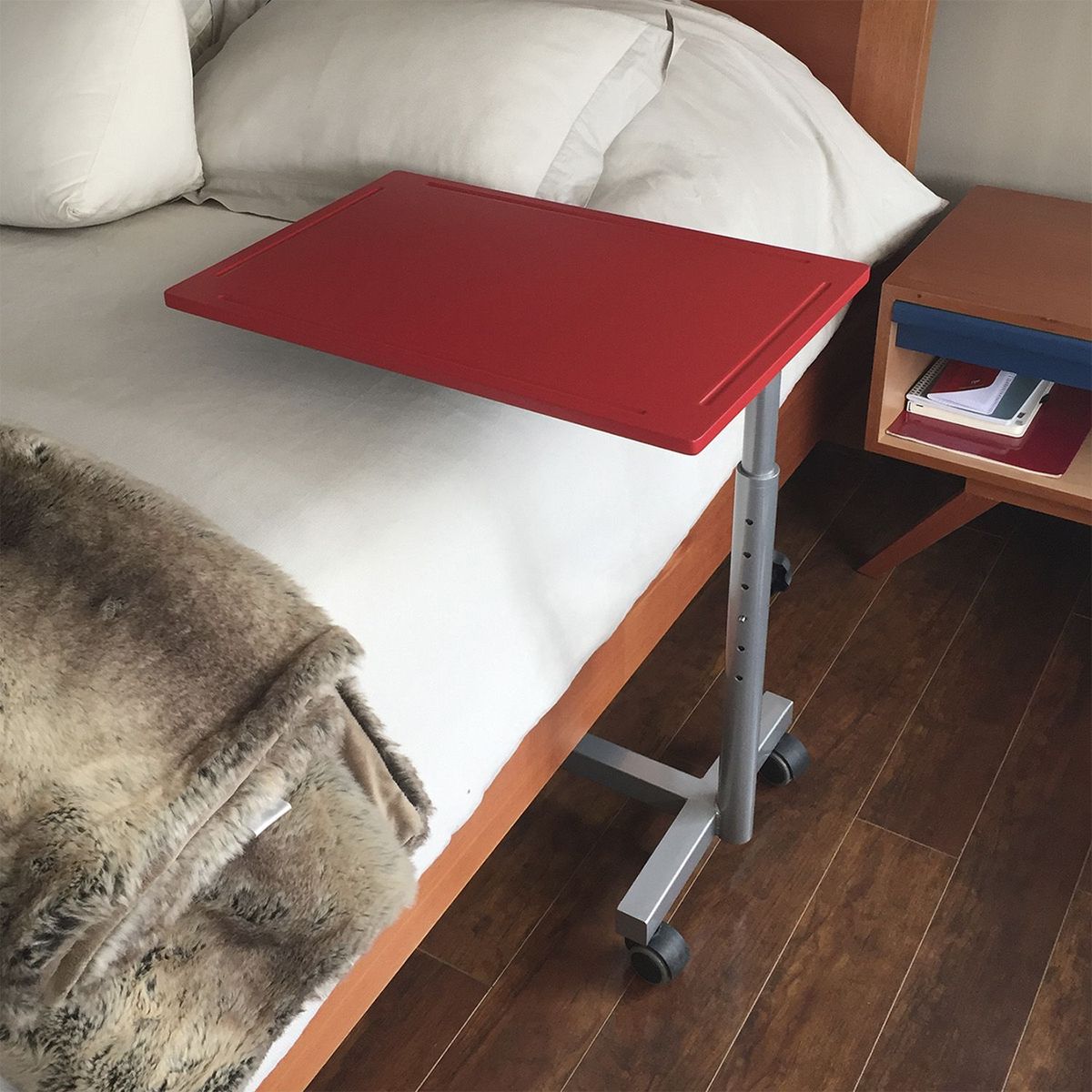 MUEBLES&CO - Mesa Pulido Rodachinas