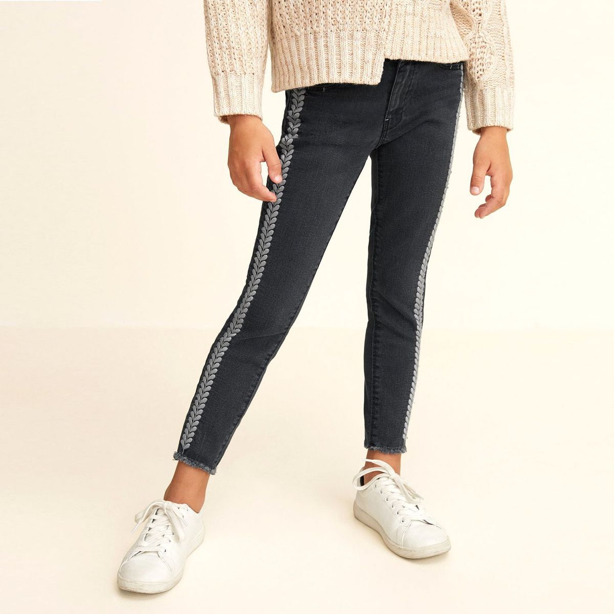  - Jeans