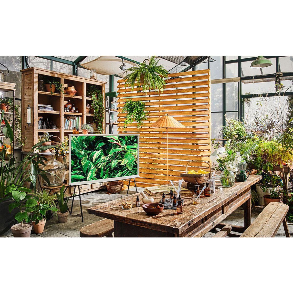 SAMSUNG - Televisor Samsung 55 pulgadas QLED 4K The Serif Smart TV QN55LS01