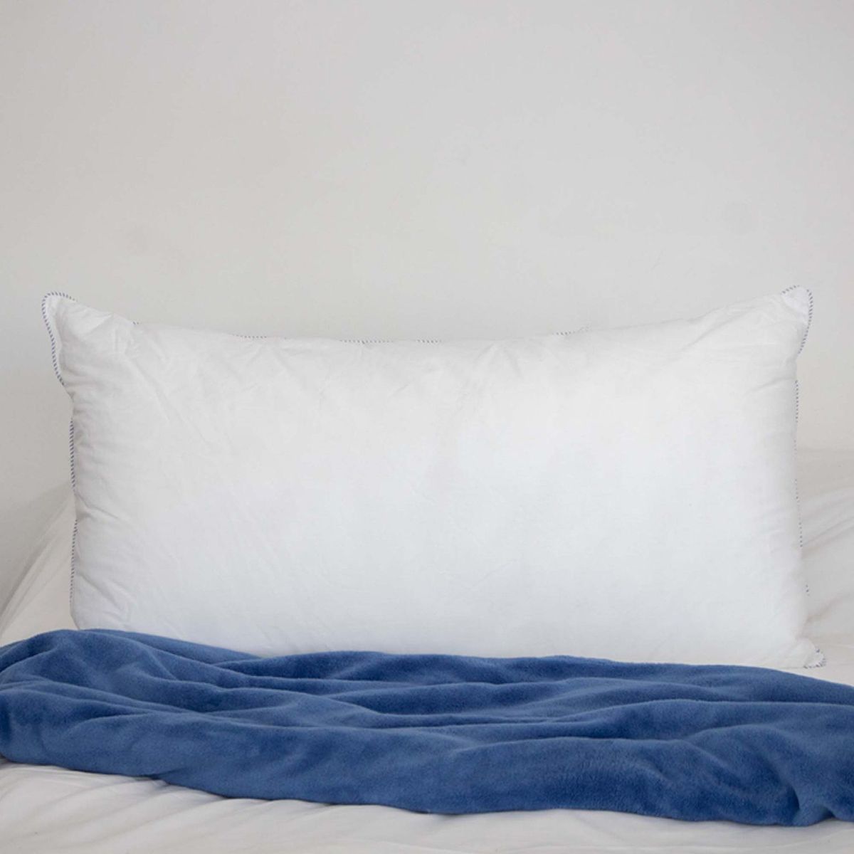 BASEMENT - Almohada de Microfibra, Firmeza Media 70 X 50 cm Basement Home  