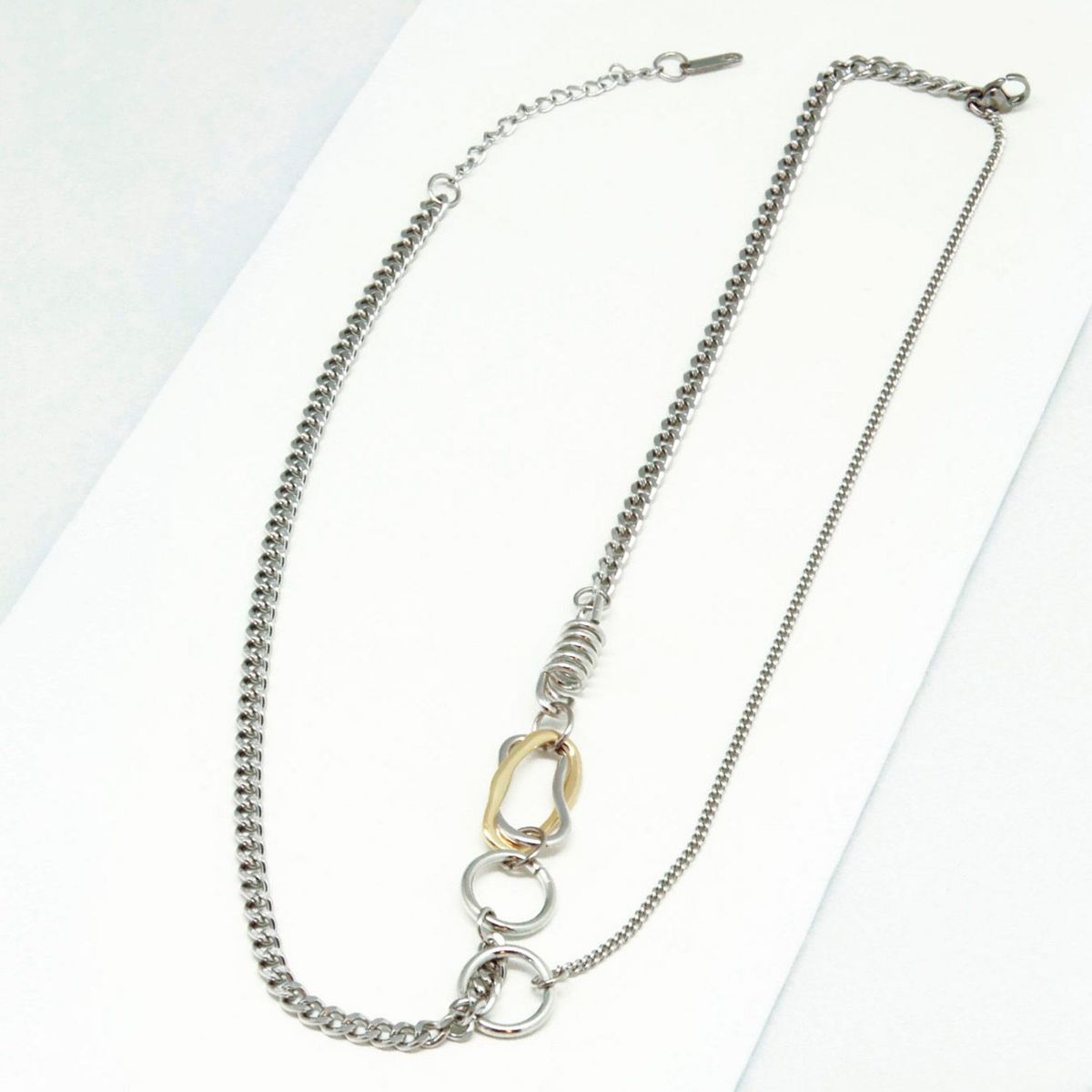 AZ ACCESSORIES -  Collar Efecto Capas Diseño Cadena 