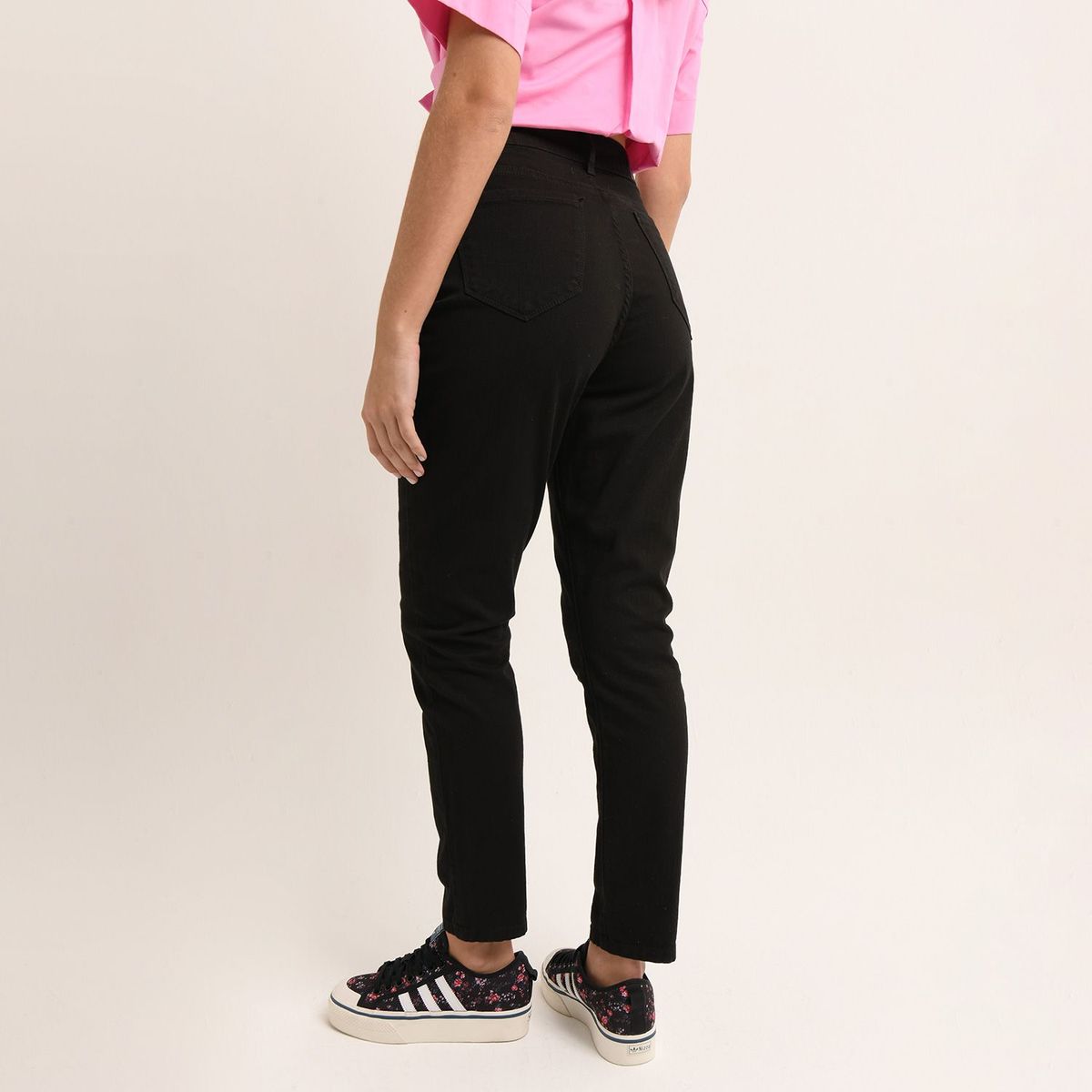 SYBILLA - Jean Mom Fit Tiro Alto Mujer Sybilla