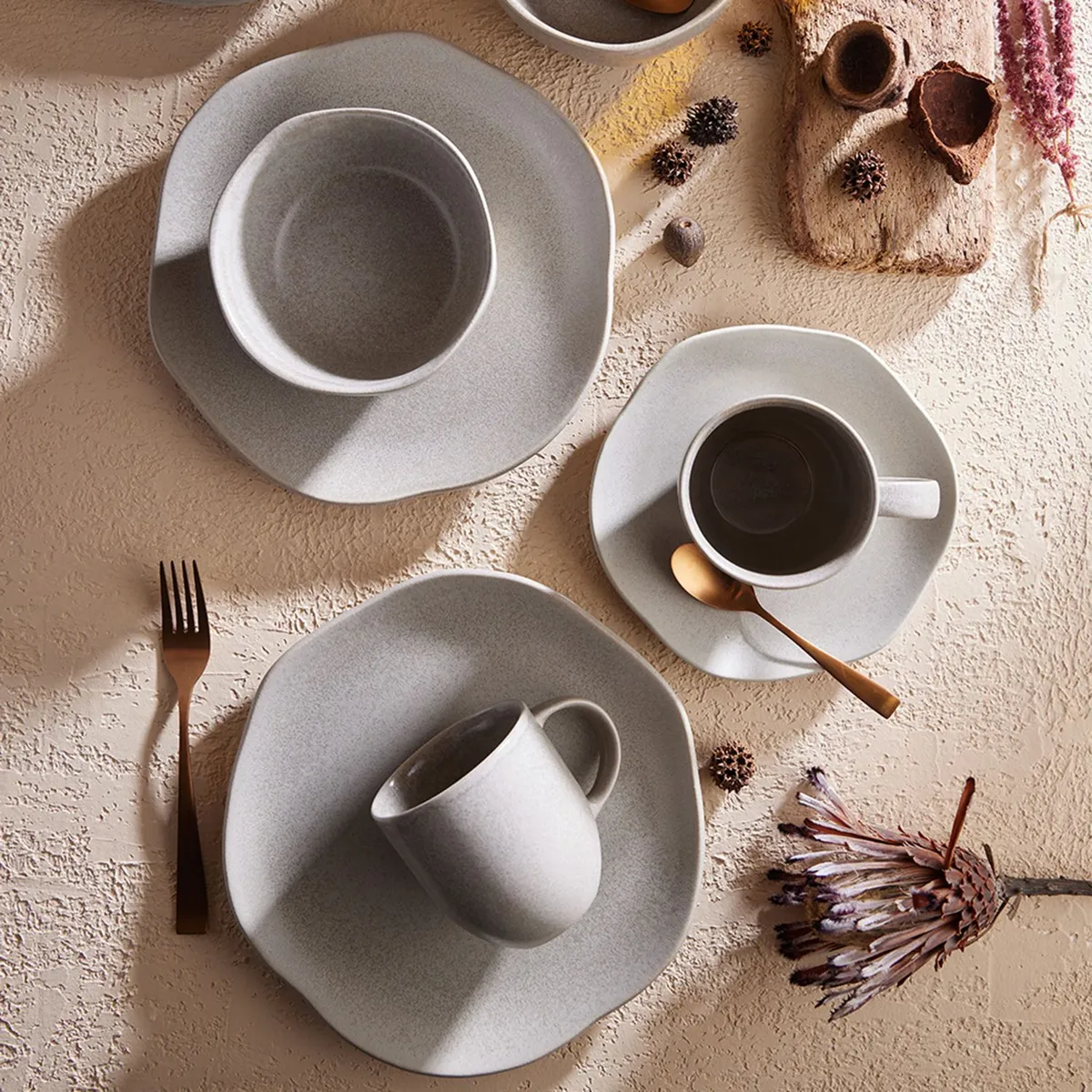 CORONA - Vajilla Corona: Cerámica Concreto 4 puestos 16 piezas