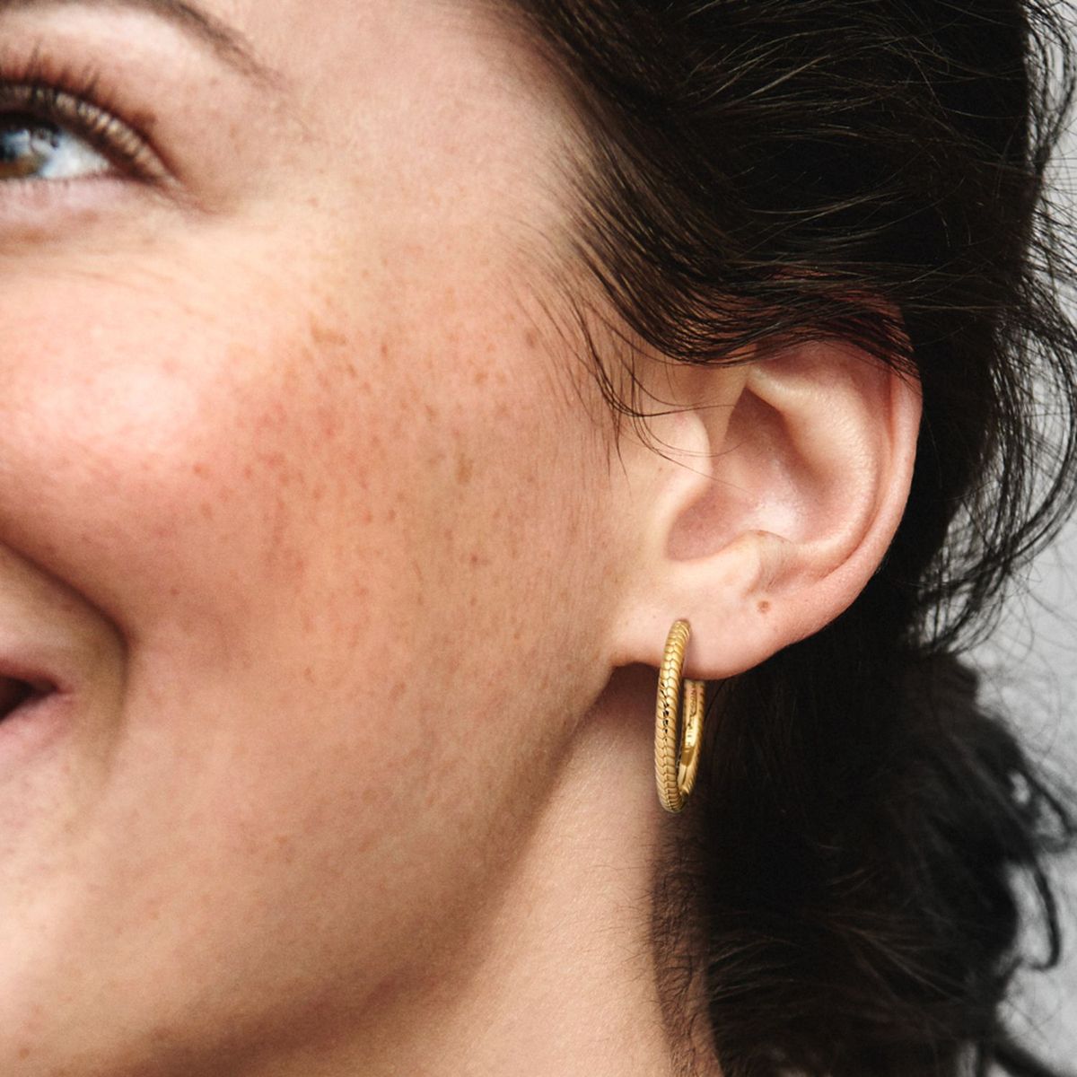 PANDORA - Aretes Pandora Aro Moments Recubrimiento en Oro