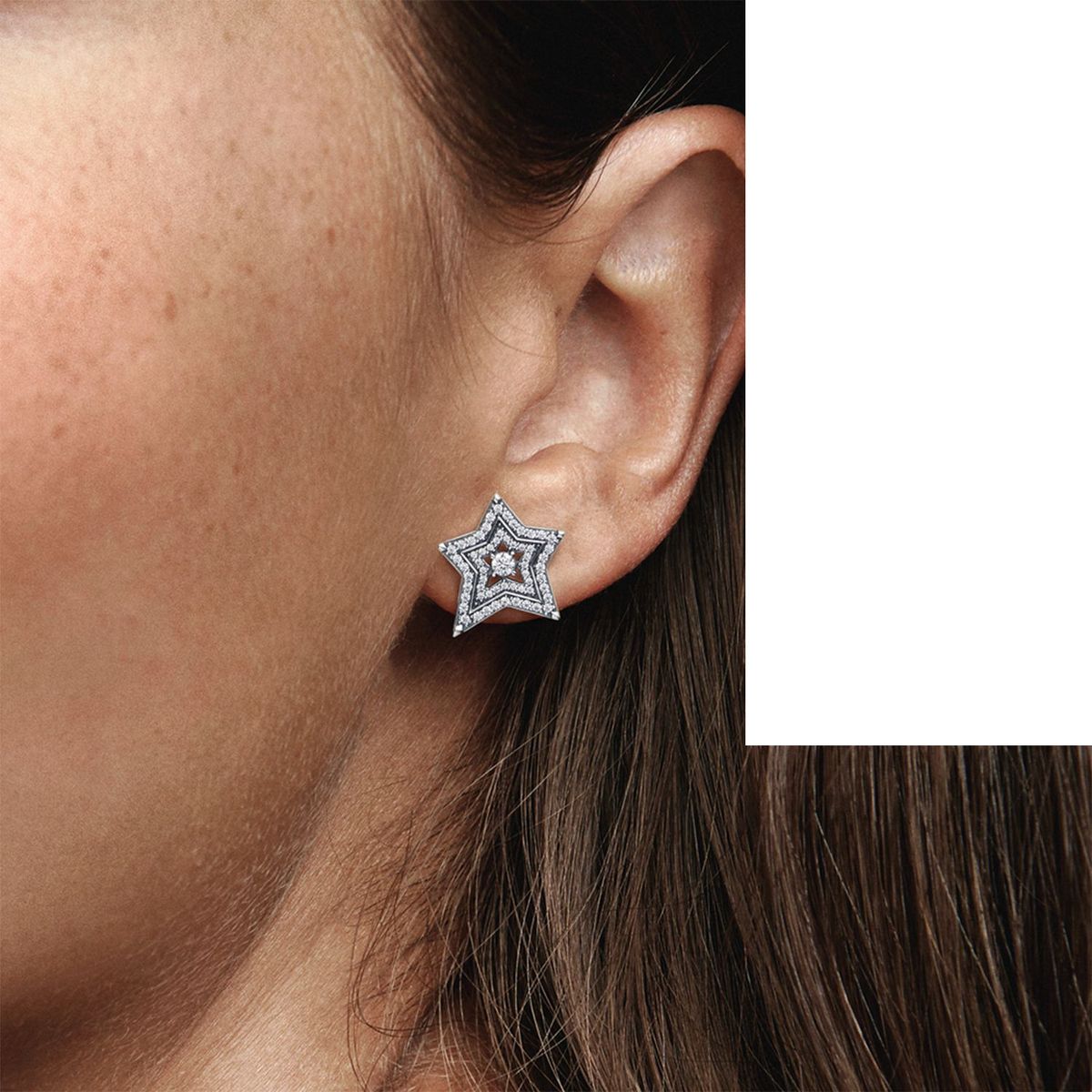 PANDORA - Aretes Pandora Botón Estrella Asimétrica Plata Esterlina