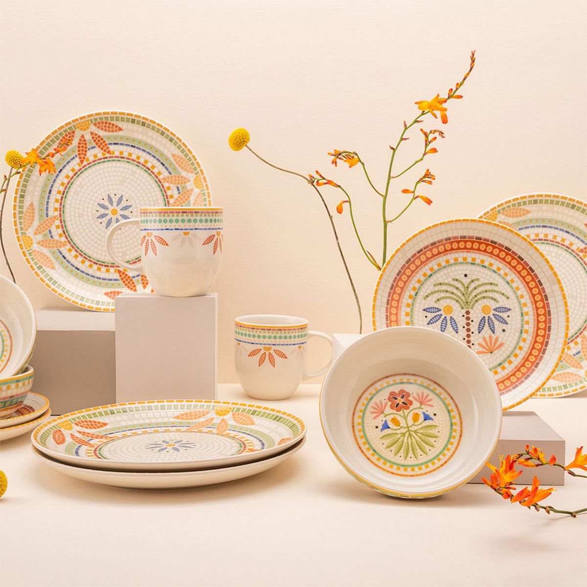 CORONA - Vajilla Corona: 4 puestos 16 piezas Fiore