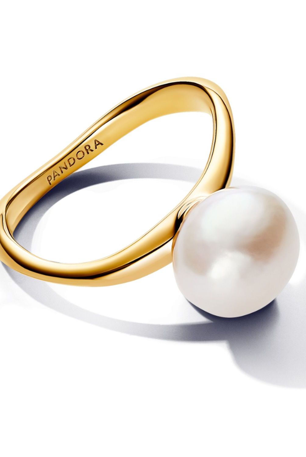PANDORA - Anillo Pandora Perla Cultivada Barroca Recubrimiento en Oro 