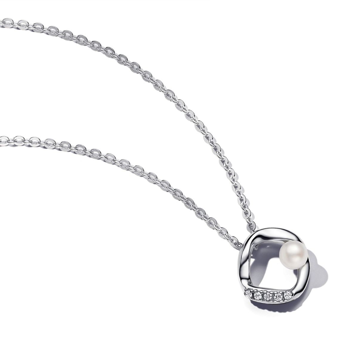 PANDORA - Collar Pandora Círculo Forma Orgánica en Pavé y Perla Cultivada de Agua Dulce Plata Esterlina