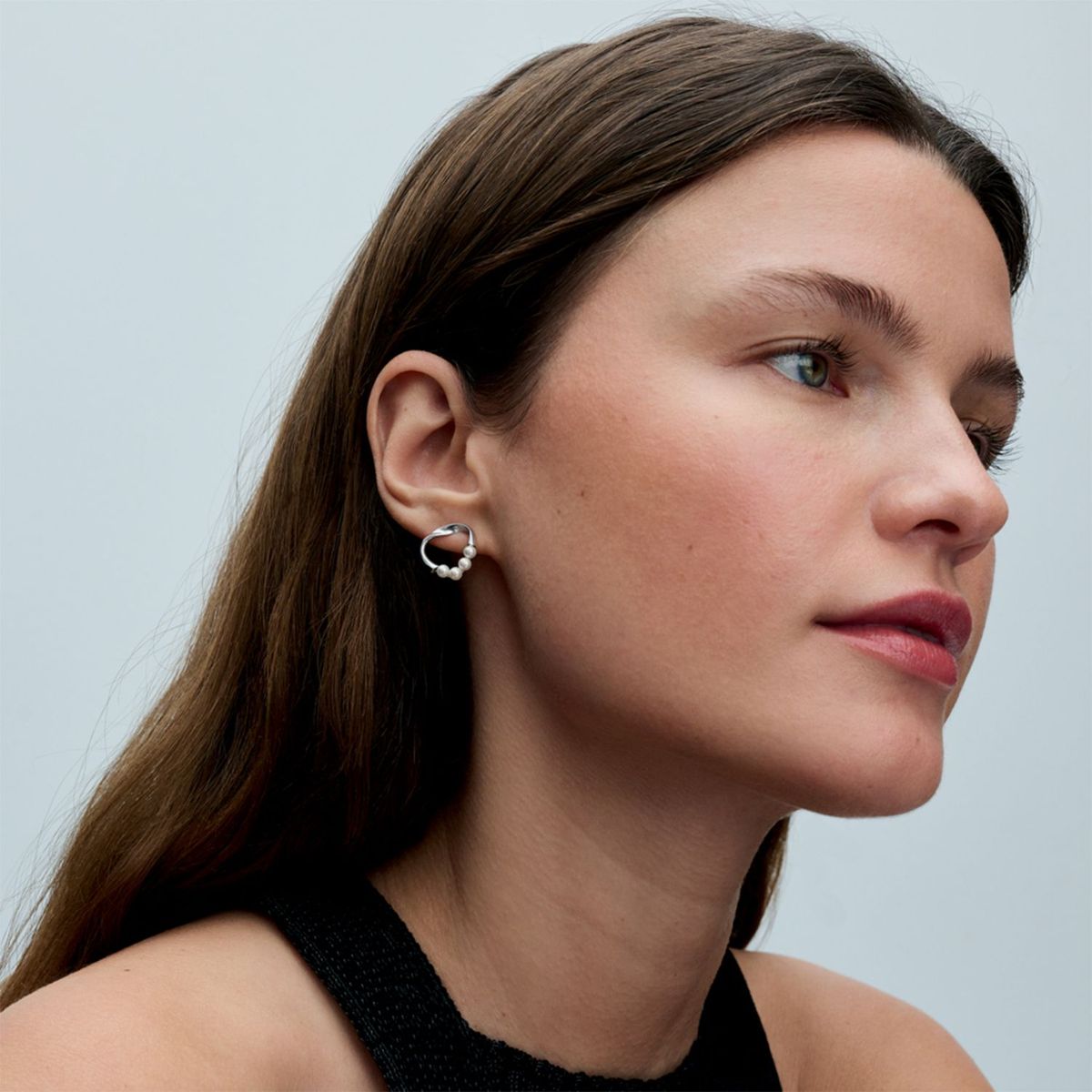 PANDORA - Aretes Pandora Botón Círculo Forma Orgánica y Perlas Cultivadas de Agua Dulce Plata Esterlina