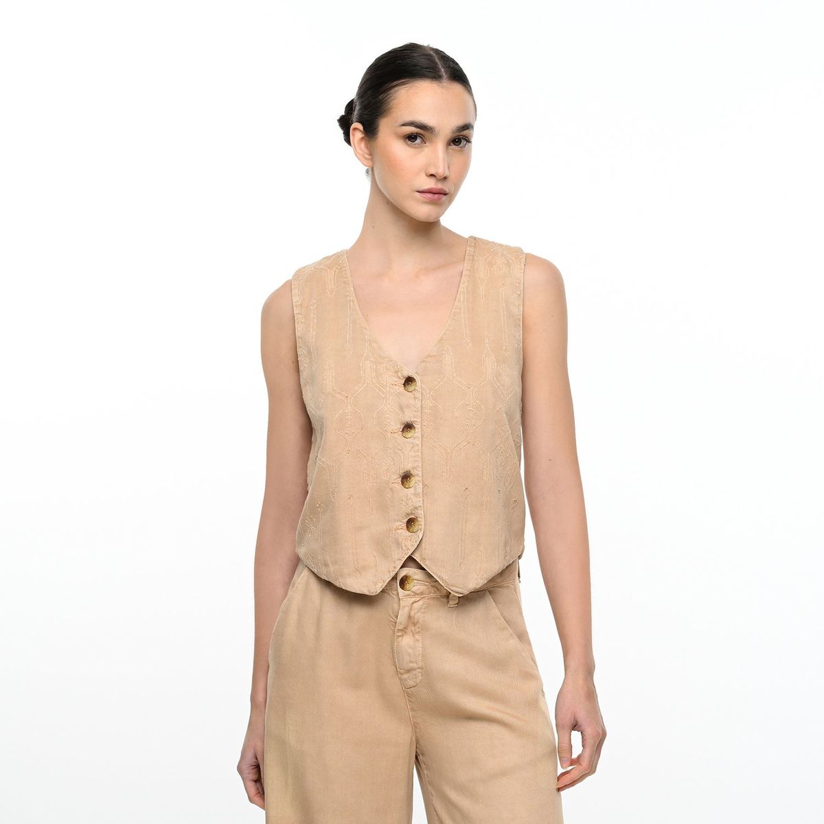 WAIMARI X FALABELLA - Chaleco Mujer con Bordado WAIMARI X FALABELLA