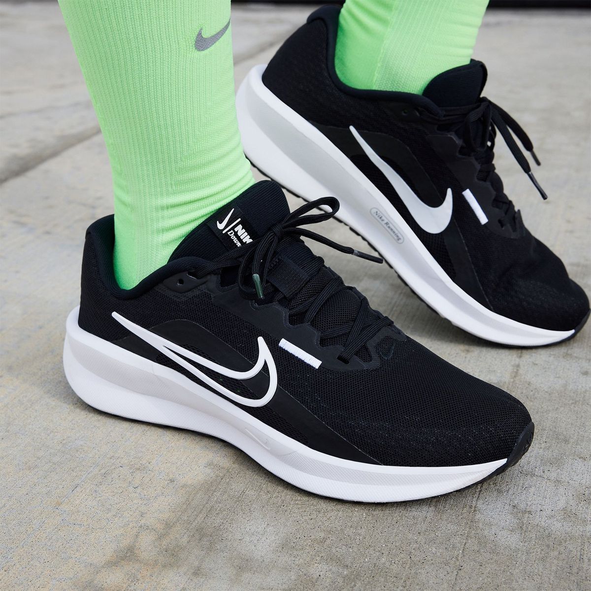 NIKE - Tenis Nike Mujer Running Downshifter 13 Negros