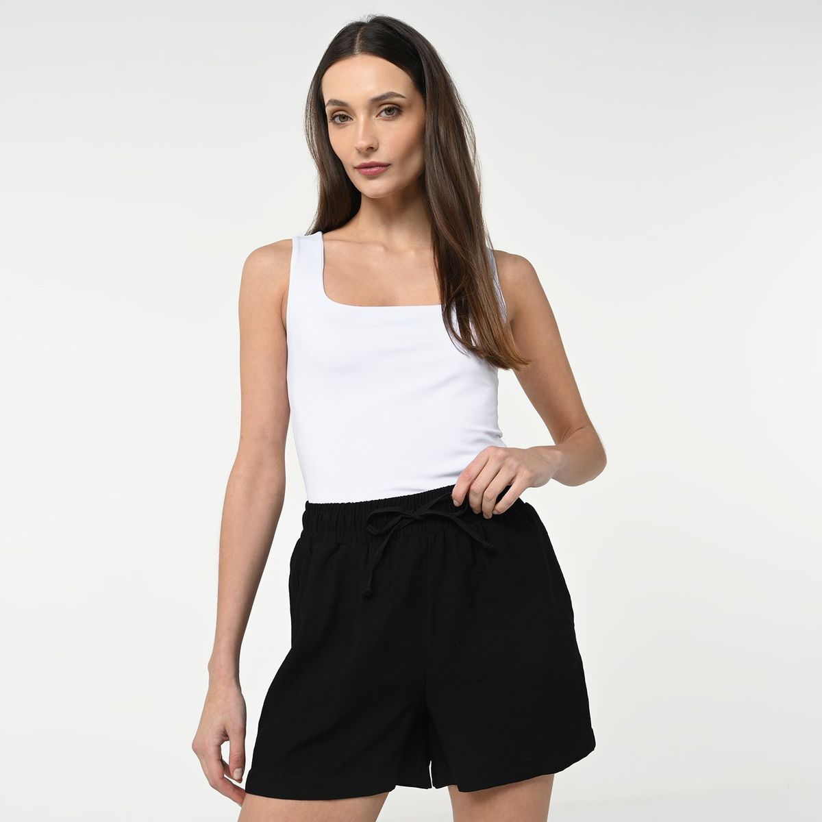 BASEMENT - Short Mujer Tiro alto Basement