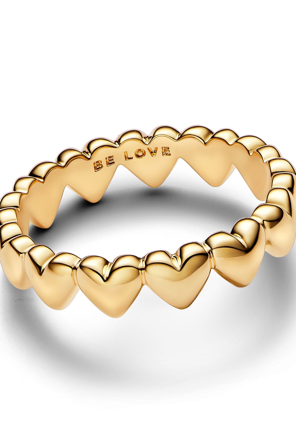 PANDORA - Anillo Pandora Fila de Corazones Recubrimiento en Oro 