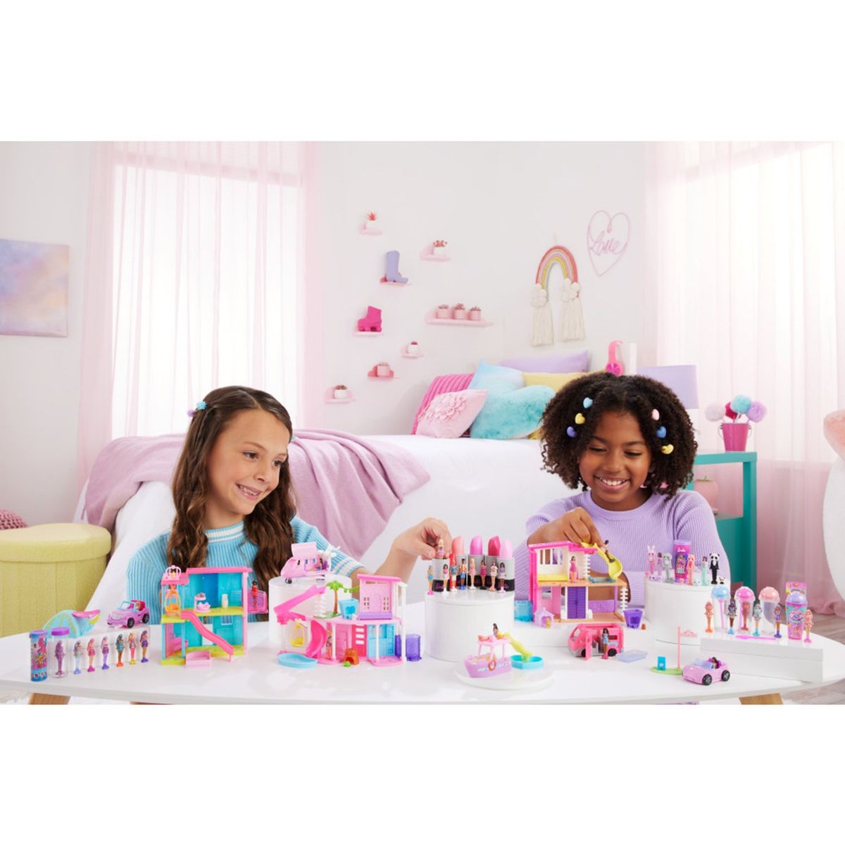 BARBIE - Casa de muñecas Barbie: Mini Barbie Land. Producto aleatorio