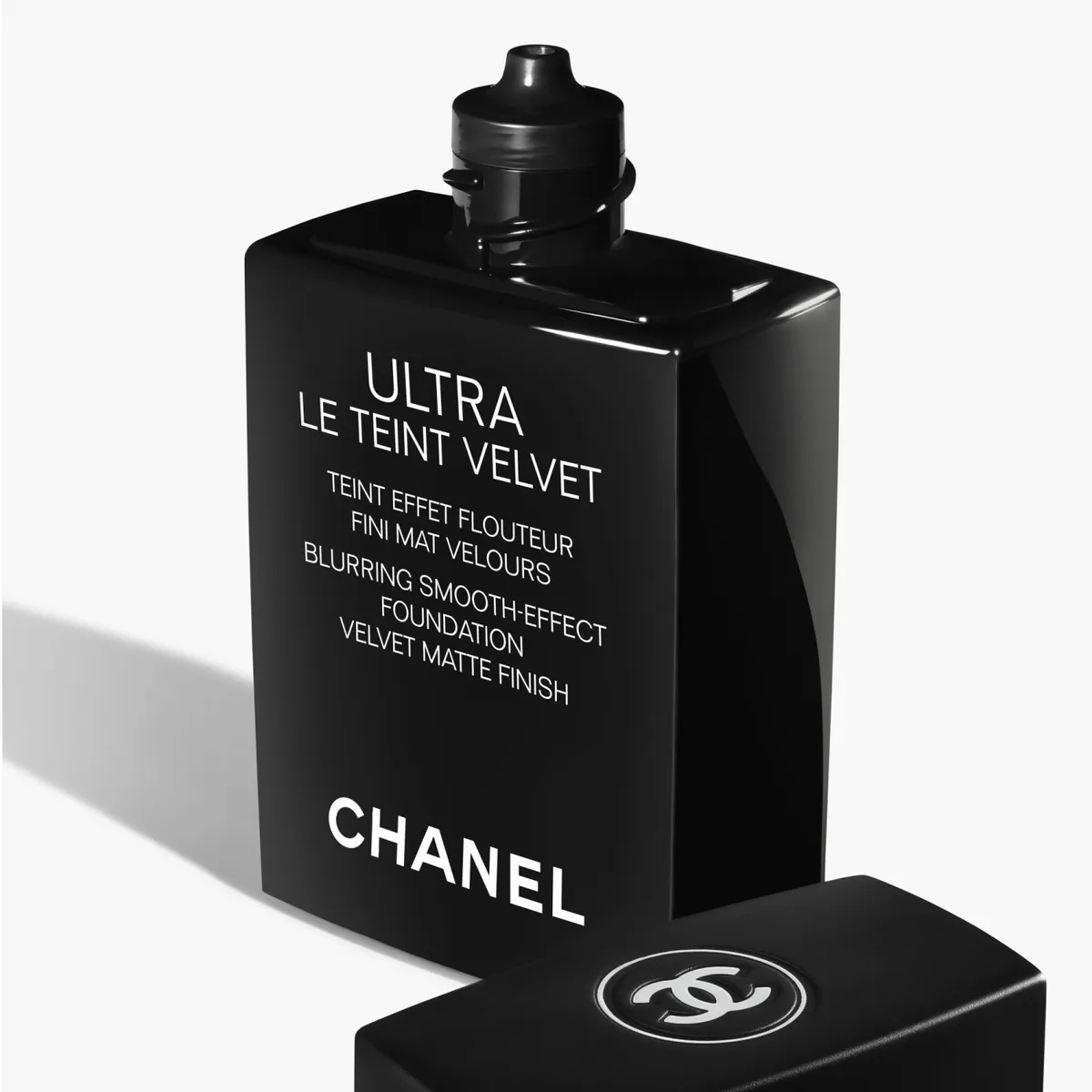 CHANEL - Bases de maquillaje en Crema Chanel Ultra Le Teint Velvet B20 30 ml