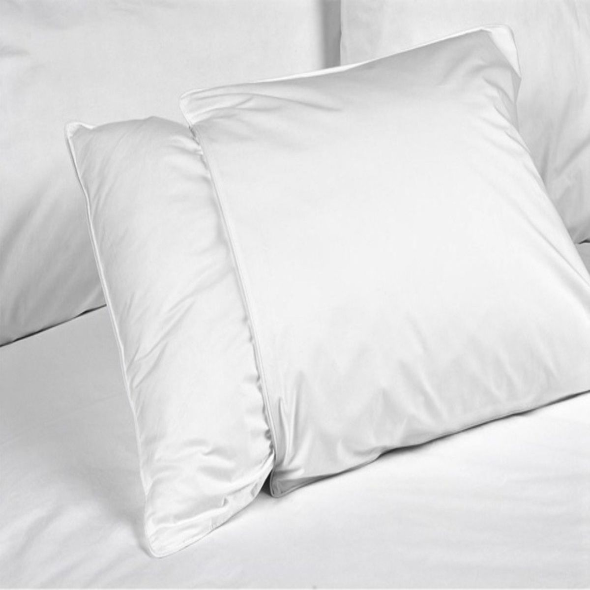 MANO DE OSO - Almohada en Microfibra 200 Hilos Antifluido Firmeza Suave 70cm x 50cm + Set de Fundas Mano de Oso