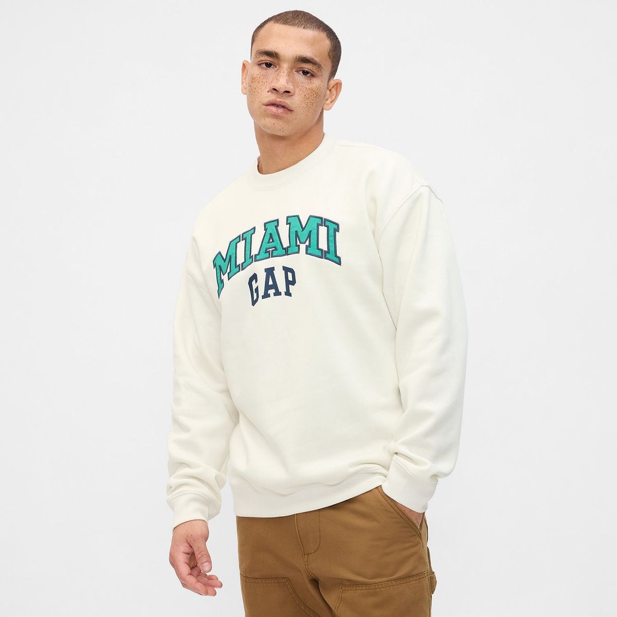 GAP - Buzo Hombre con Estampado de Algodón GAP