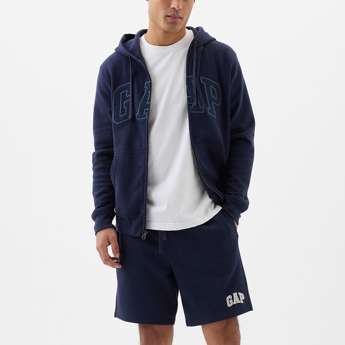 GAP - Bermuda Hombre con Logo de Algodón GAP