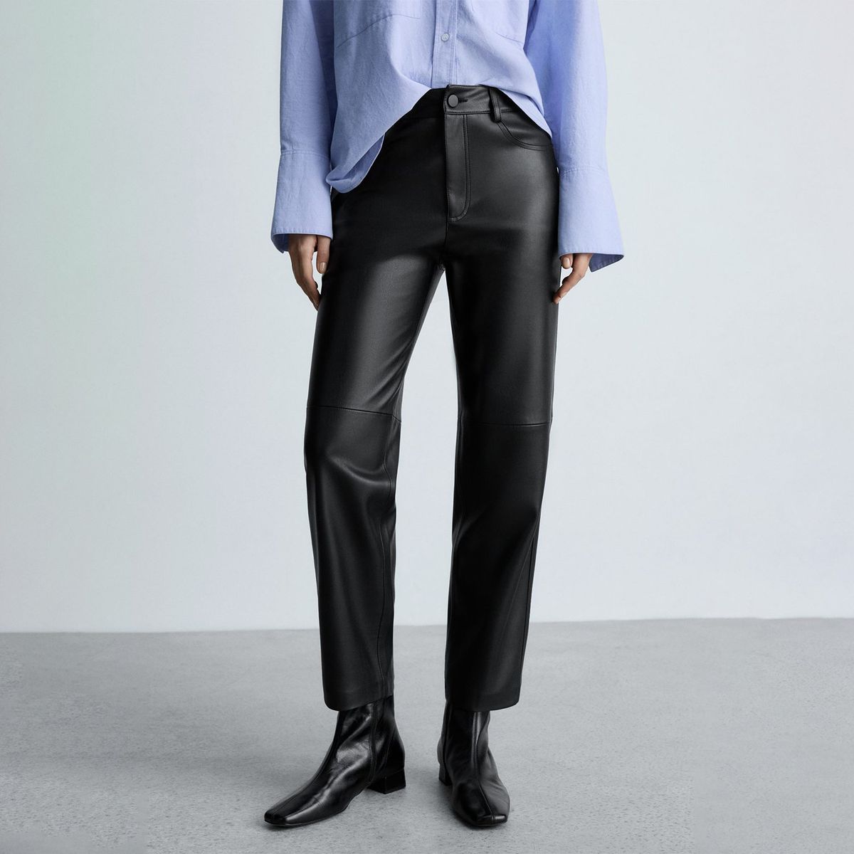 MANGO - Pantalón Recto Mujer Tiro alto Efecto cuero MANGO