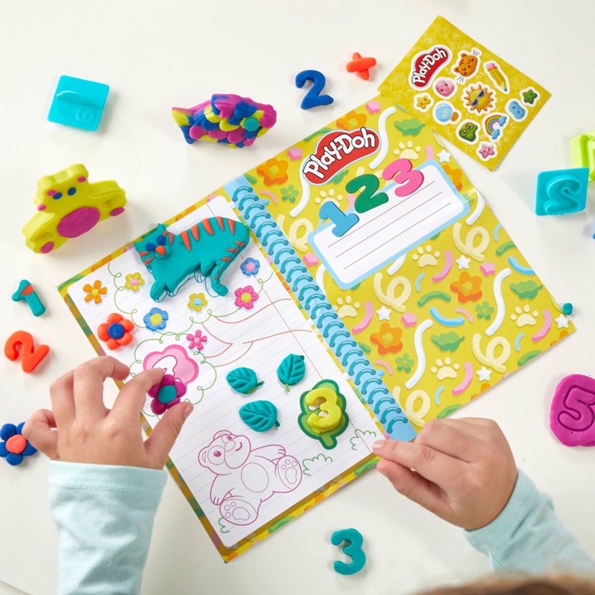 PLAY DOH - Masas Play-Doh crea y aprende 