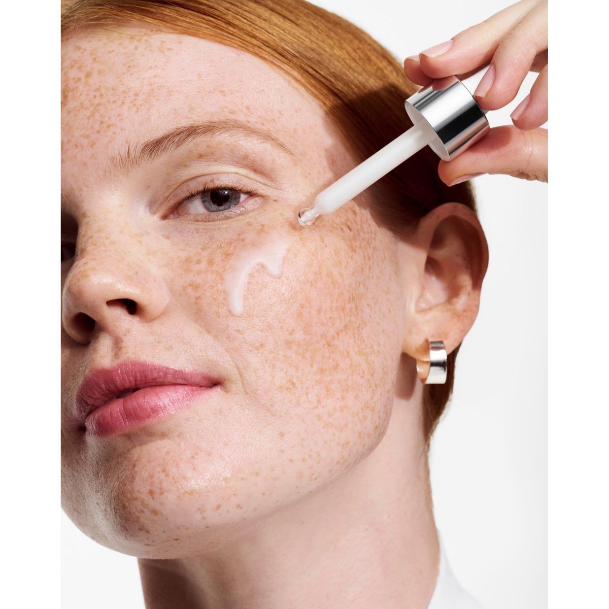 CLINIQUE - Sérum Facial Moisture Surge Active Glow Hidratante e Iluminador Clinique Para Todo tipo de piel 30 ml