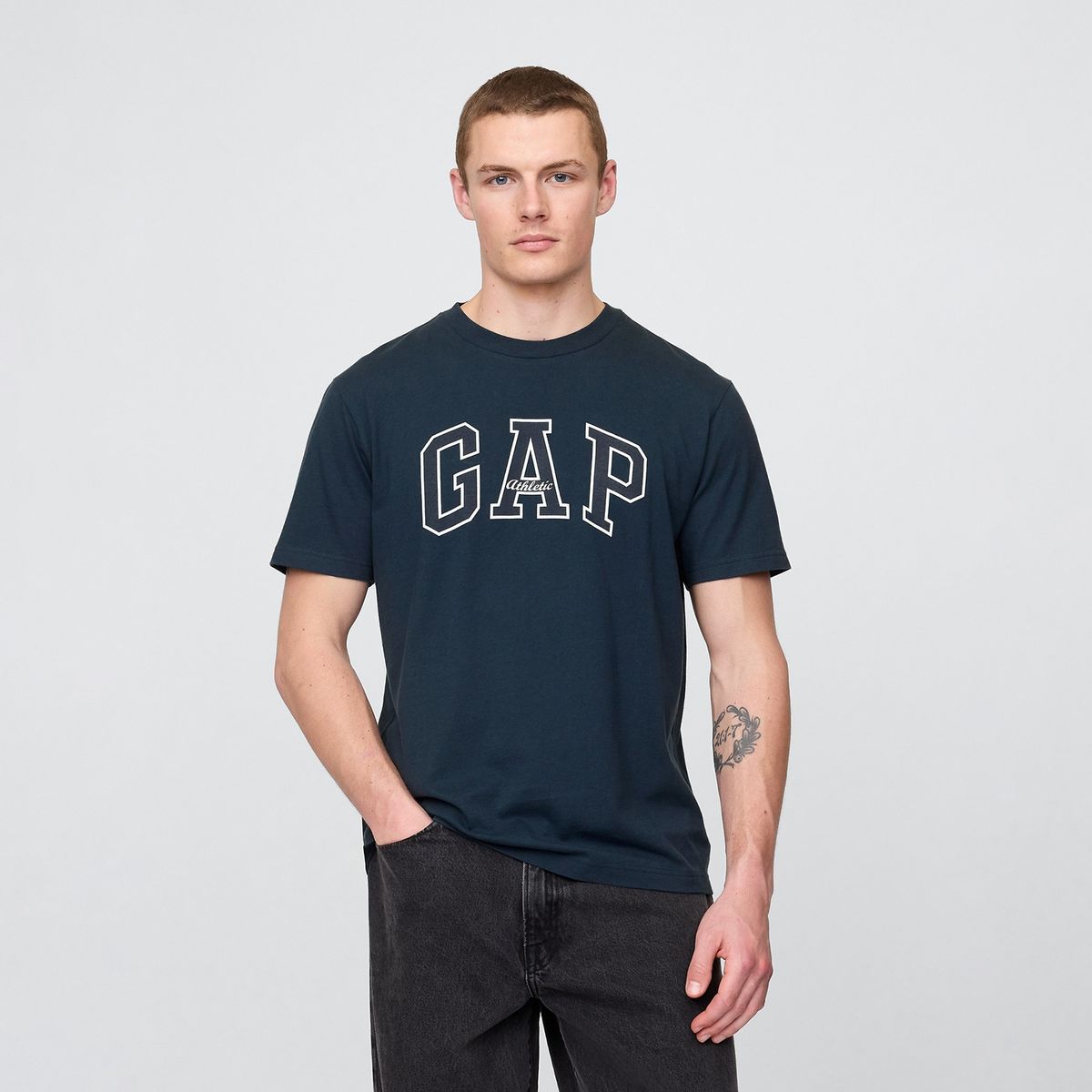 GAP - Camiseta Hombre con Logo de Algodón Gap
