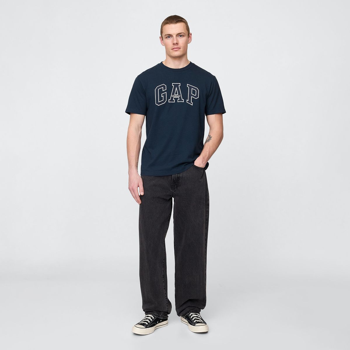 GAP - Camiseta Hombre con Logo de Algodón Gap