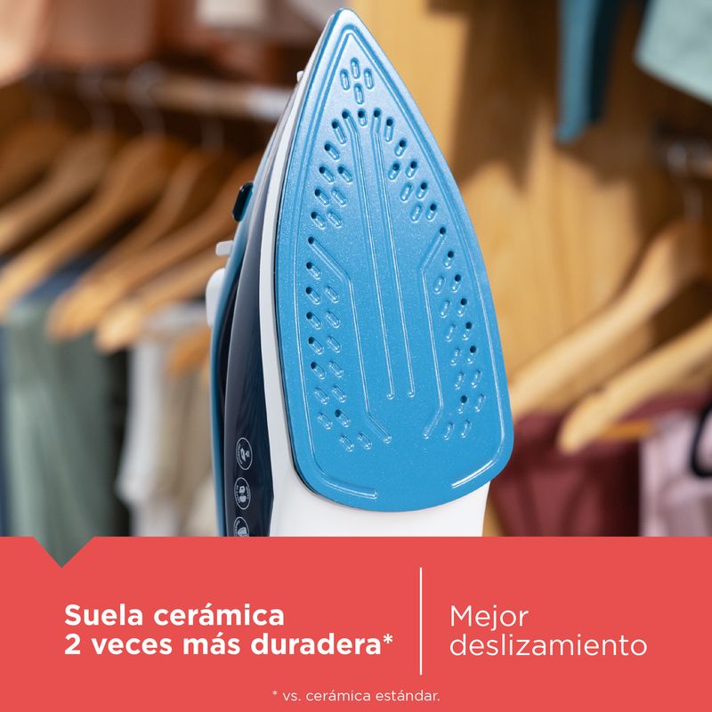 Plancha de ropa Black+Decker ICR004 Retractil Cerámica BLACK+