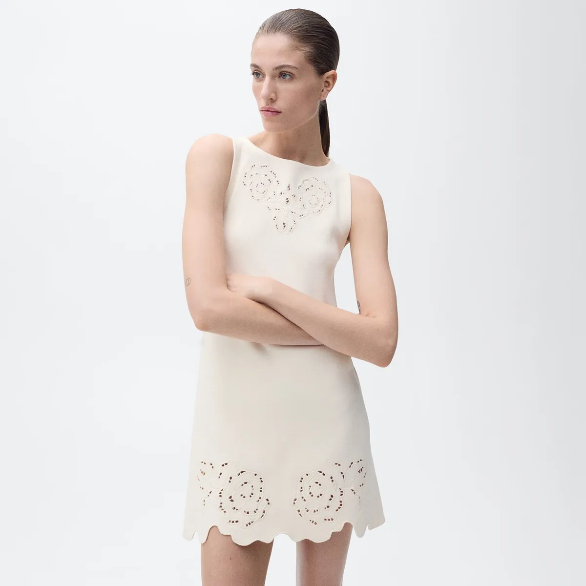 MANGO - Vestido Mujer Corto con Ojalillo Mango