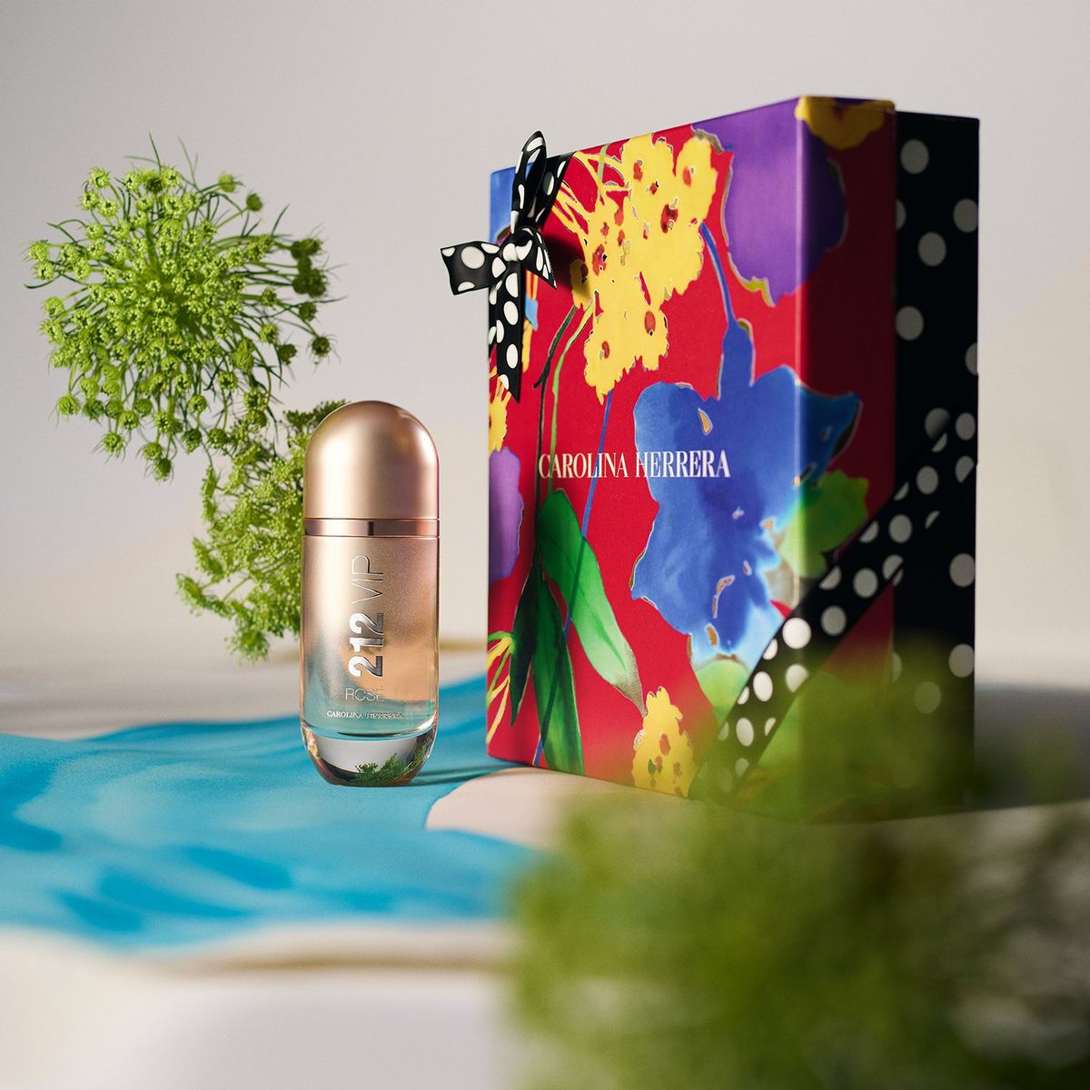 CAROLINA HERRERA - Set de Perfume Mujer Carolina Herrera Perfume 212 vip rosé Eau de parfum 80ml , loción corporal 100 ml , perfume 212 vip rosé Eau de parfum 10ml 