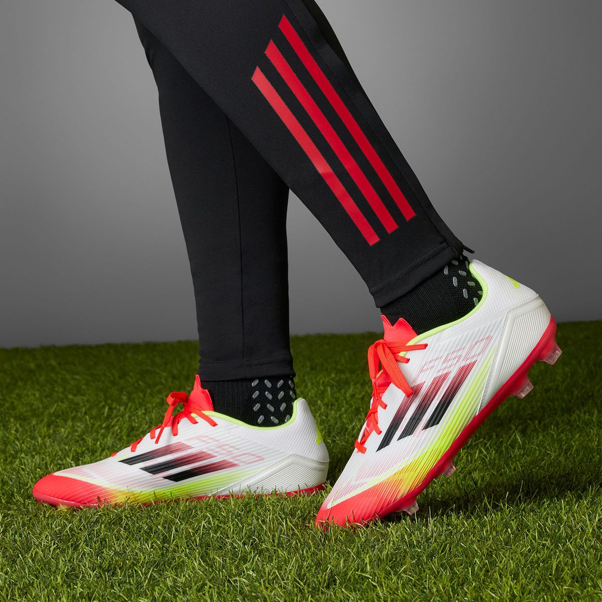 ADIDAS - Guayos Adidas Hombre F50 League Fg/Mg Blancos