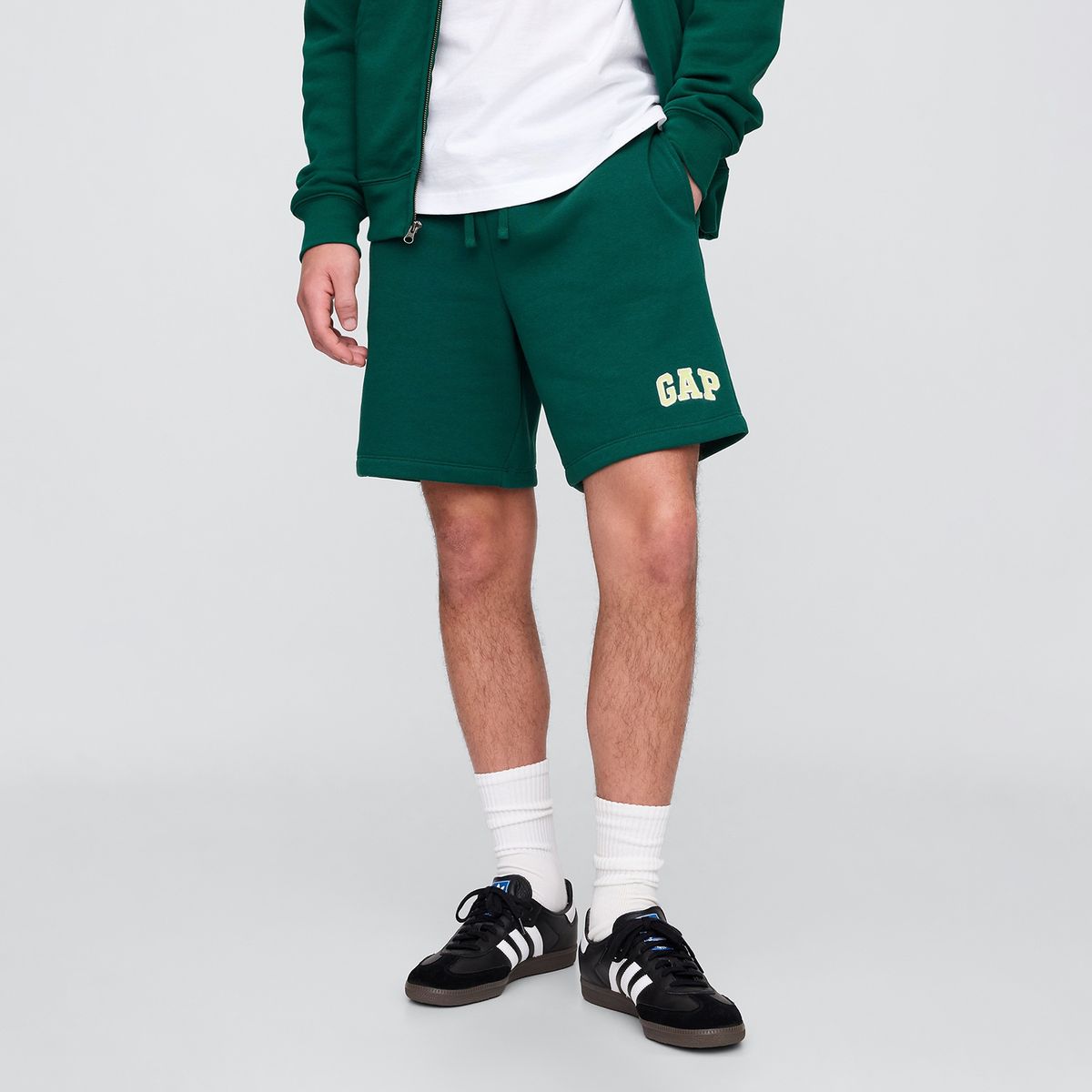 GAP - Bermuda Hombre con Logo de Algodón GAP