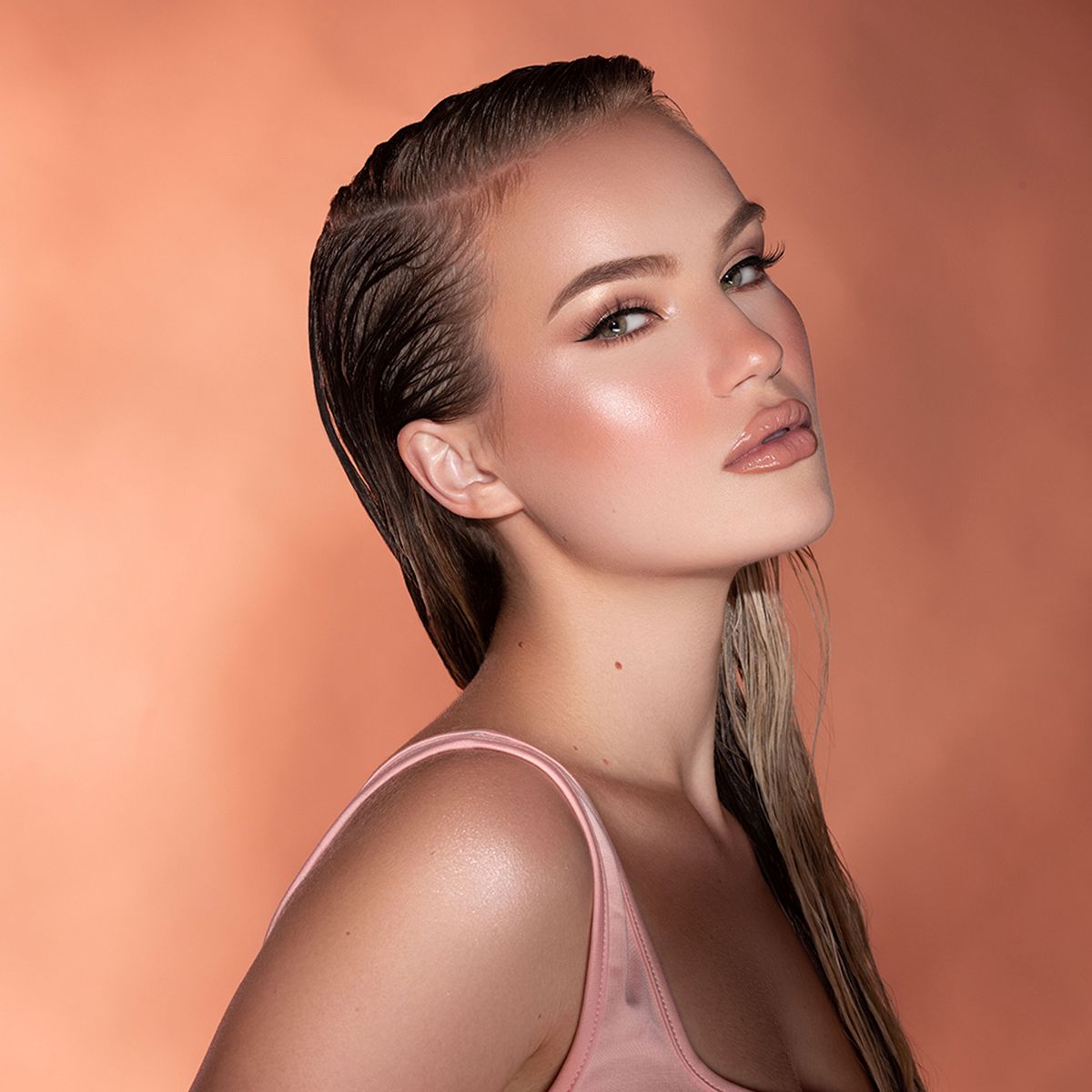 SHEGLAM - Iluminador de rostro Líquida Glow Bloom Liquid Highlighter-Tea Cake SHEGLAM 5,2 ml