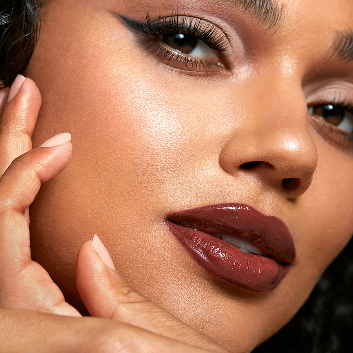 SHEGLAM - Labial Pout-Perfect Shine Lip Plumper-First Crush Sheglam 2 gr 