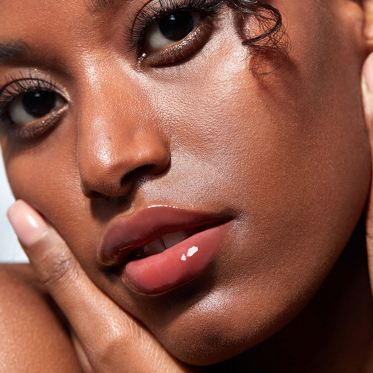 SHEGLAM - Labial Pout-Perfect Shine Lip Plumper-First Crush Sheglam 2 gr 