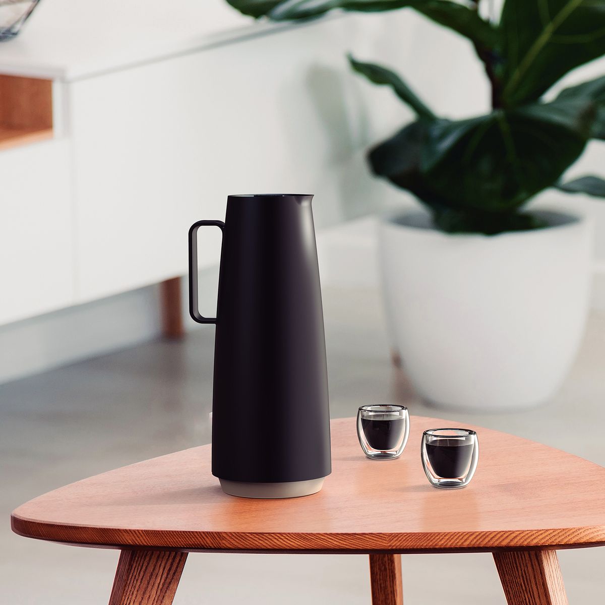 TRAMONTINA - Jarra Térmica Tramontina Exata en Plástico Negro con Ampolla de Vidrio 1 L